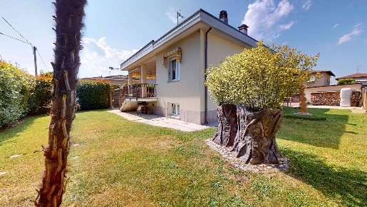 Foto Villa unifamiliare in via veneto, Lonate Ceppino di 233 m² in vendita