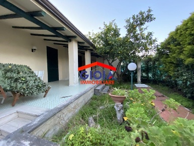 Foto Villa unifamiliare in via delle Agavi 497, Cellole di 235 m²
