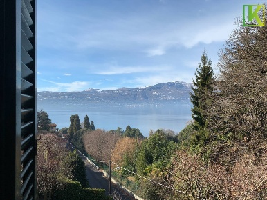Foto Appartamento in via Michelini 4, Laveno-Mombello di 72 m² con 3 locali