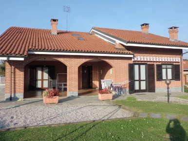 Foto Villa unifamiliare in Madonna del Pilone 26, Cavallermaggiore