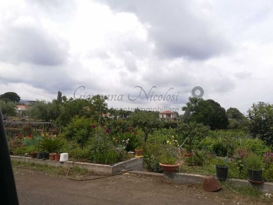 Foto Villa unifamiliare a Viagrande di 440 m² in vendita
