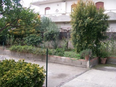 Foto Villa unifamiliare in via Pasteria 25, Calatabiano di 396 m²