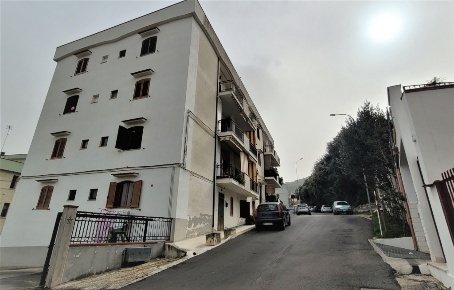 Foto Appartamento in Via di Vittorio 20, Rodi Garganico di 95 m² in vendita