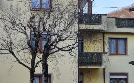 Foto Villa unifamiliare in Zogno, Zogno di 285 m² con 8 locali in vendita