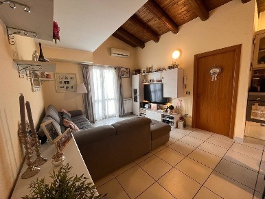 Foto Appartamento in Via bellini 64, Valverde di 95 m² con 3 locali