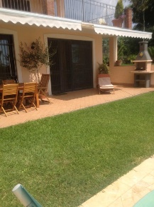 Foto Villa unifamiliare in Via Caronda, Viagrande di 496 m² con 10 locali