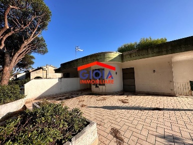 Foto Villa unifamiliare in VIA DELL ERICA BAIA DOMIZIA, Cellole di 250 m²
