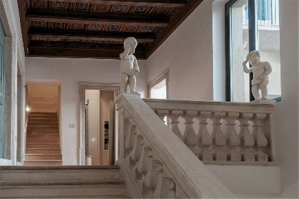 Foto Appartamento in VICOLO CHIODO 8, Verona Centro Storico di 162 m²
