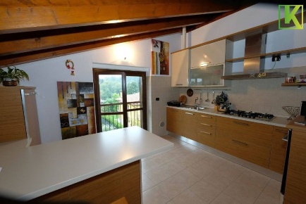 Foto Appartamento in via Trento 12, Leggiuno di 100 m² con 3 locali