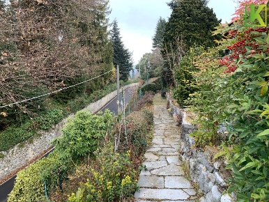 Foto Appartamento in Via Michelini 4, Laveno-Mombello di 75 m² con 3 locali
