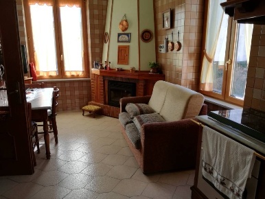 Foto Appartamento in VIA SAN LEONARDO, Roccamonfina di 275 m² con 9 locali