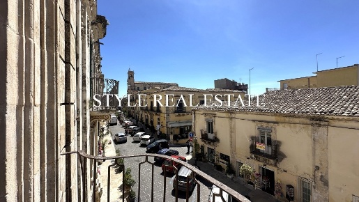 Foto Appartamento in RONCO GROSSI, Palazzolo Acreide di 160 m² con 5 locali