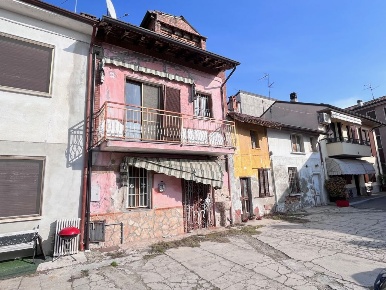 Foto Casa indipendente a Graffignana di 85 m² con 5 locali in vendita