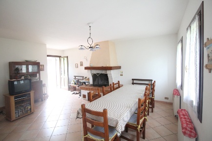 Foto Villa bifamiliare a Cison di Valmarino di 142 m² con 5 locali