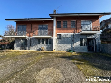 Foto Villa unifamiliare a Cavagnolo di 200 m² con 6 locali in vendita