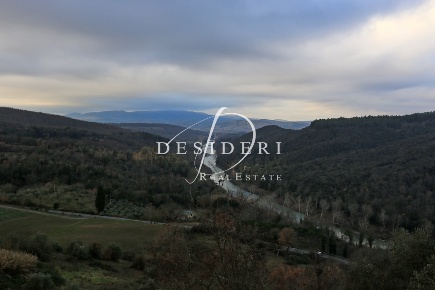 Foto Appartamento a Cinigiano di 84 m² con 5 locali in vendita