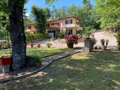 Foto Villa bifamiliare a Castiglion Fibocchi di 160 m² con 8 locali