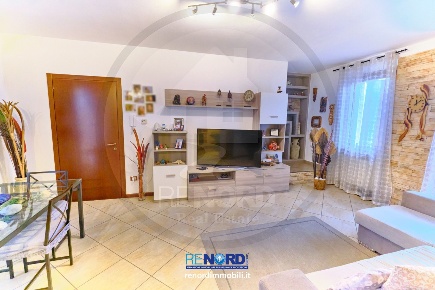 Foto Appartamento in via Giuseppe Garibaldi, Linarolo di 85 m² con 3 locali