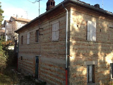 Foto Appartamento a Mombaroccio di 150 m² con 5 locali in vendita