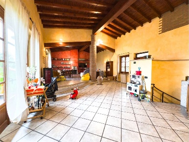 Foto Villa unifamiliare a Borgarello di 293 m² con 7 locali in vendita