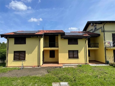 Foto Villa a schiera in Via alle Motte, Cadrezzate con Osmate di 250 m²