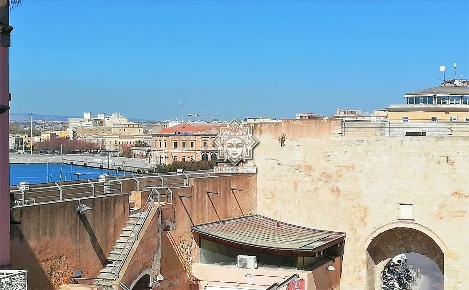 Foto Appartamento in Via Dei Cassari, Siracusa Ortigia di 220 m² in vendita