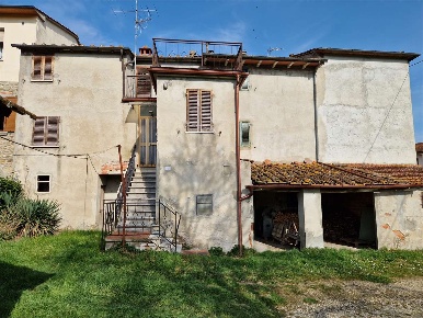 Foto Appartamento a Castel Focognano di 185 m² con 11 locali in vendita