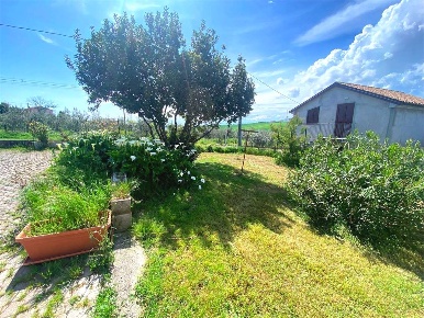 Foto Appartamento in via Contrada Coste 36, Staffolo di 236 m² in vendita