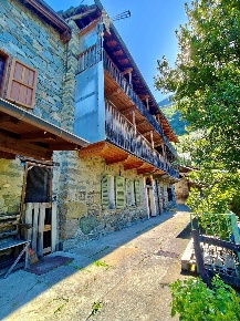 Foto Appartamento in località la tour, Verrès in vendita