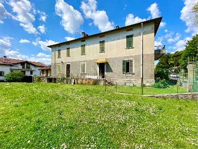 Foto Villa unifamiliare in piazza arnoldo brioschi, Sirtori di 300 m²