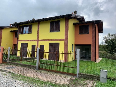 Foto Villa a schiera in Via Don Manzi, Cadrezzate con Osmate di 120 m²