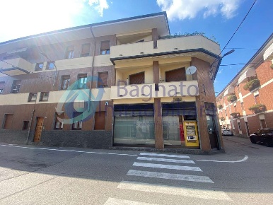 Foto Appartamento in Via Davide Squarini  28, Momo di 80 m² con 2 locali