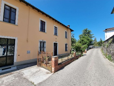 Foto Appartamento in Via Alessandro Volta, Piazza al Serchio di 130 m²