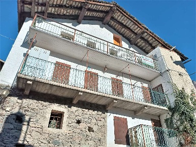 Foto Appartamento in Via Rovarey, Donnas in vendita