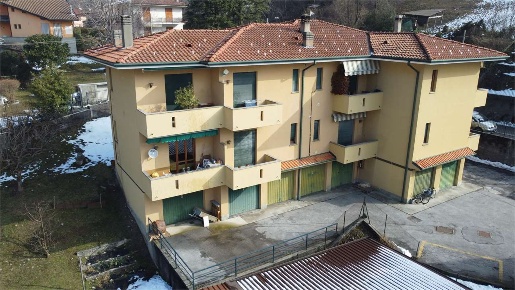 Foto Appartamento in Via Roma, Valbrona di 70 m² con 2 locali in vendita