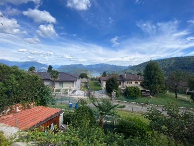 Foto Villa a schiera a Cadegliano-Viconago di 195 m² con 9 locali