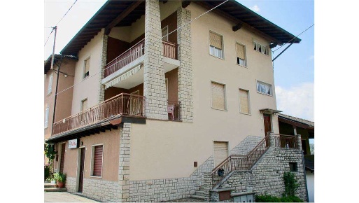 Foto Appartamento a Berbenno di 105 m² con 4 locali in vendita