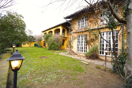 Foto Villa unifamiliare in Cascina Ronchi 15, Agliè di 600 m² con 12 locali