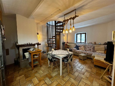 Foto Appartamento in Via Palazzolo, Fossato di Vico di 75 m² con 5 locali