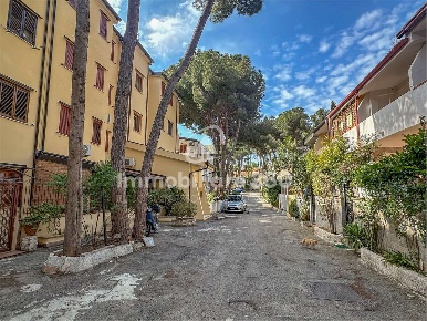 Foto Appartamento in Via San Martino, Stalettì di 30 m² con 2 locali