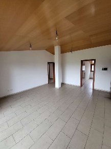 Foto Appartamento a Lambrugo di 120 m² con 4 locali in vendita
