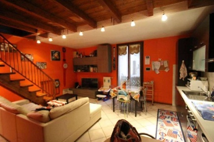 Foto Appartamento in Via dei Cacciatori, Castello di Brianza di 90 m²
