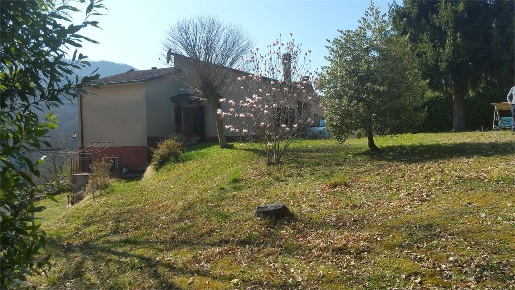 Foto Villa bifamiliare in via provinciale, Piazza al Serchio di 220 m²
