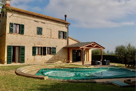 Foto Villa unifamiliare in Contrada Vignali Bagnere 33, Loro Piceno