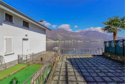 Foto Villa unifamiliare in crotto 31, Lezzeno di 300 m² con 6 locali