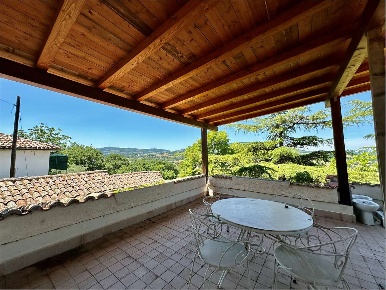 Foto Villa unifamiliare in Località Categge, Fossato di Vico di 250 m²