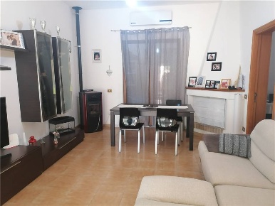Foto Appartamento in -, Cuglieri di 85 m² con 5 locali in vendita