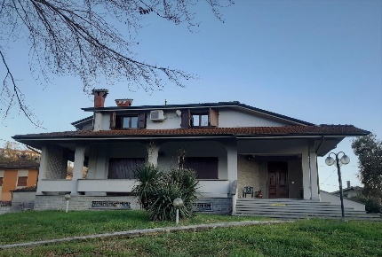 Foto Villa unifamiliare a Filattiera di 400 m² con 15 locali in vendita