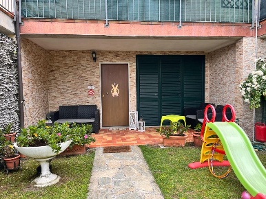 Foto Casa indipendente a Podenzana di 105 m² con 5 locali in vendita