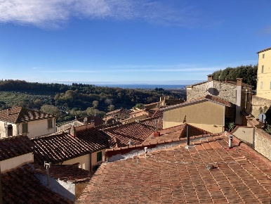 Foto Appartamento in Piazza Giacomo Matteotti, Montescudaio di 90 m²